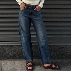 Levi’s Baggy Dad Barrel Jean